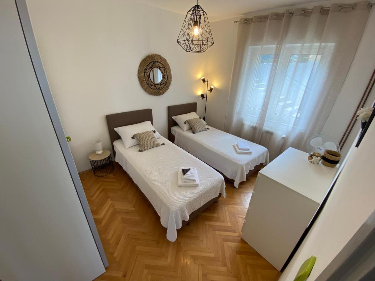 Apartman Betty Шибеник Экстерьер фото