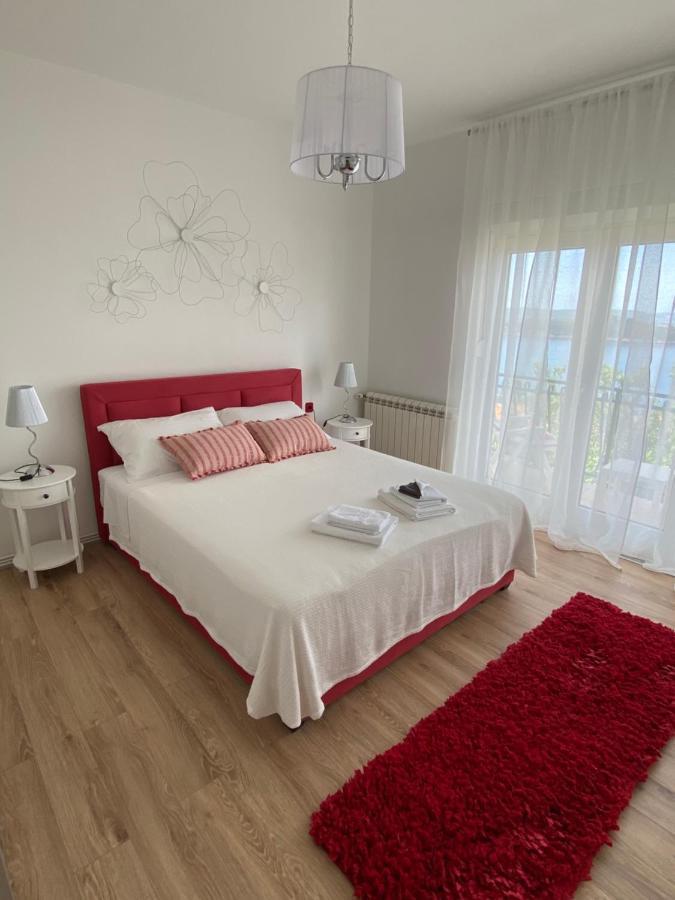 Apartman Betty Шибеник Экстерьер фото