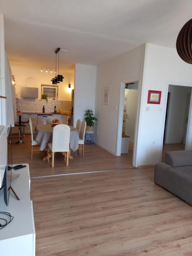 Apartman Betty Шибеник Экстерьер фото