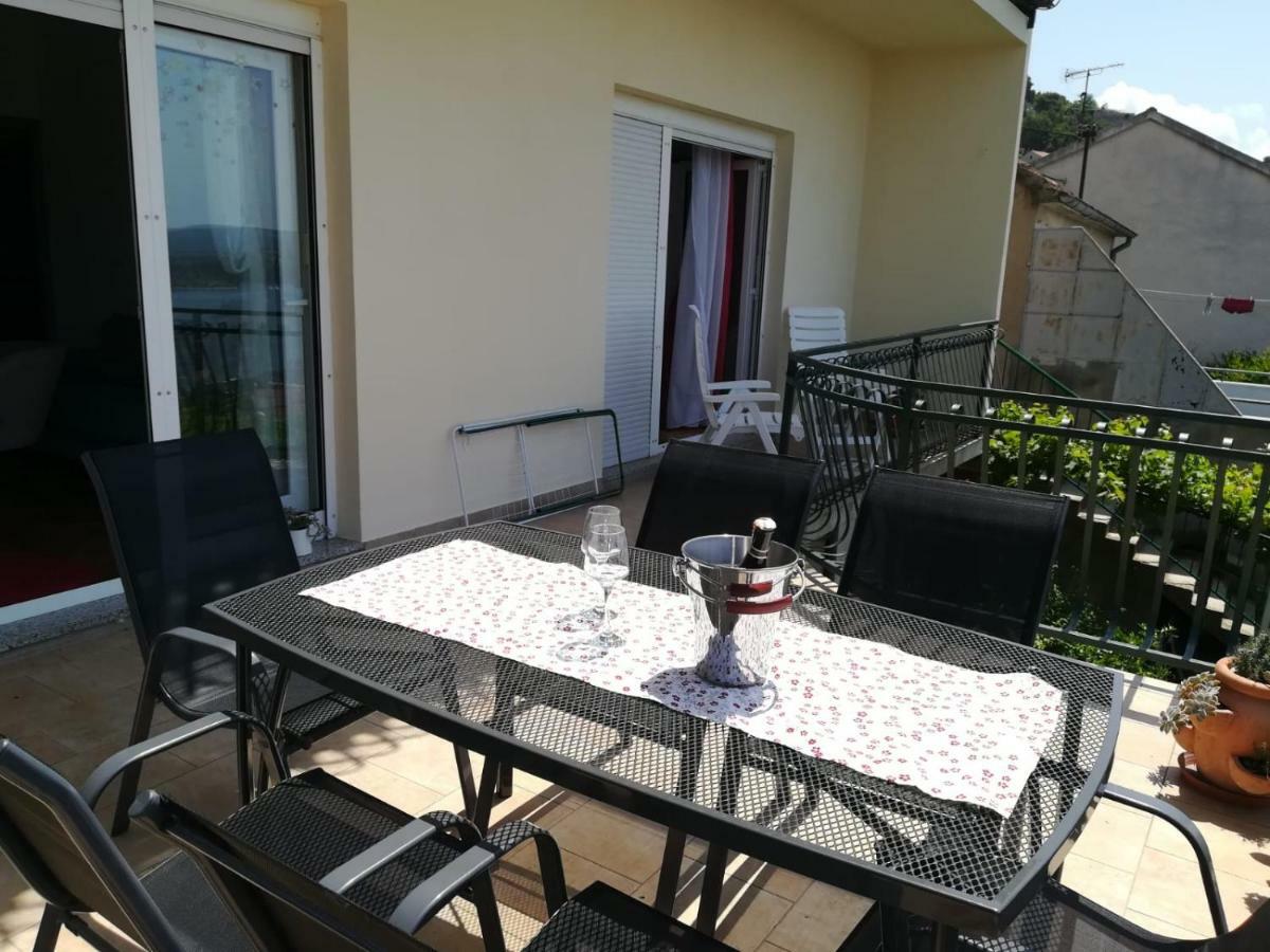 Apartman Betty Шибеник Экстерьер фото